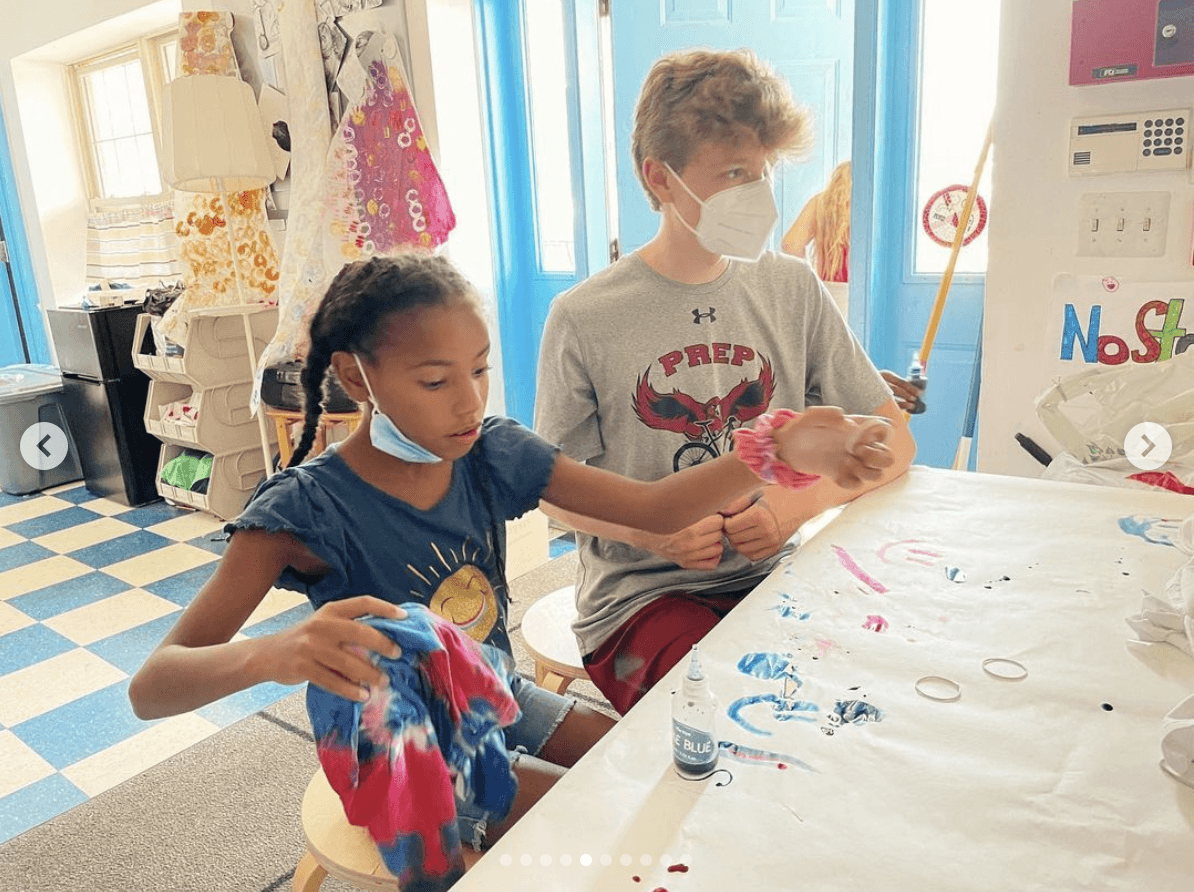 Volunteer boy and Wellness girl